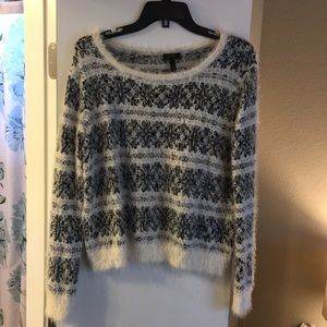 JESSICA SIMPSON SWEATER